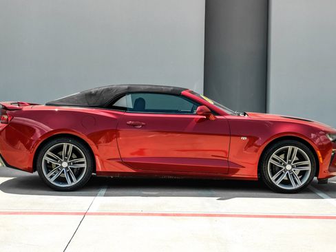 Used 2016 Chevrolet Camaro SS RWD image 9
