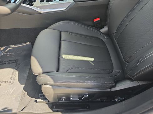 Used 2025 BMW 330i Sedan image 13