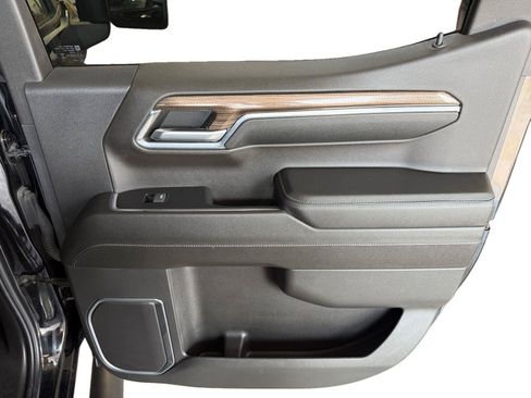 Used 2024 Chevrolet Silverado 1500 RST w/ Redline Edition AWD/4WD image 22