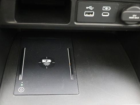 Used 2025 Honda Pilot Touring image 24