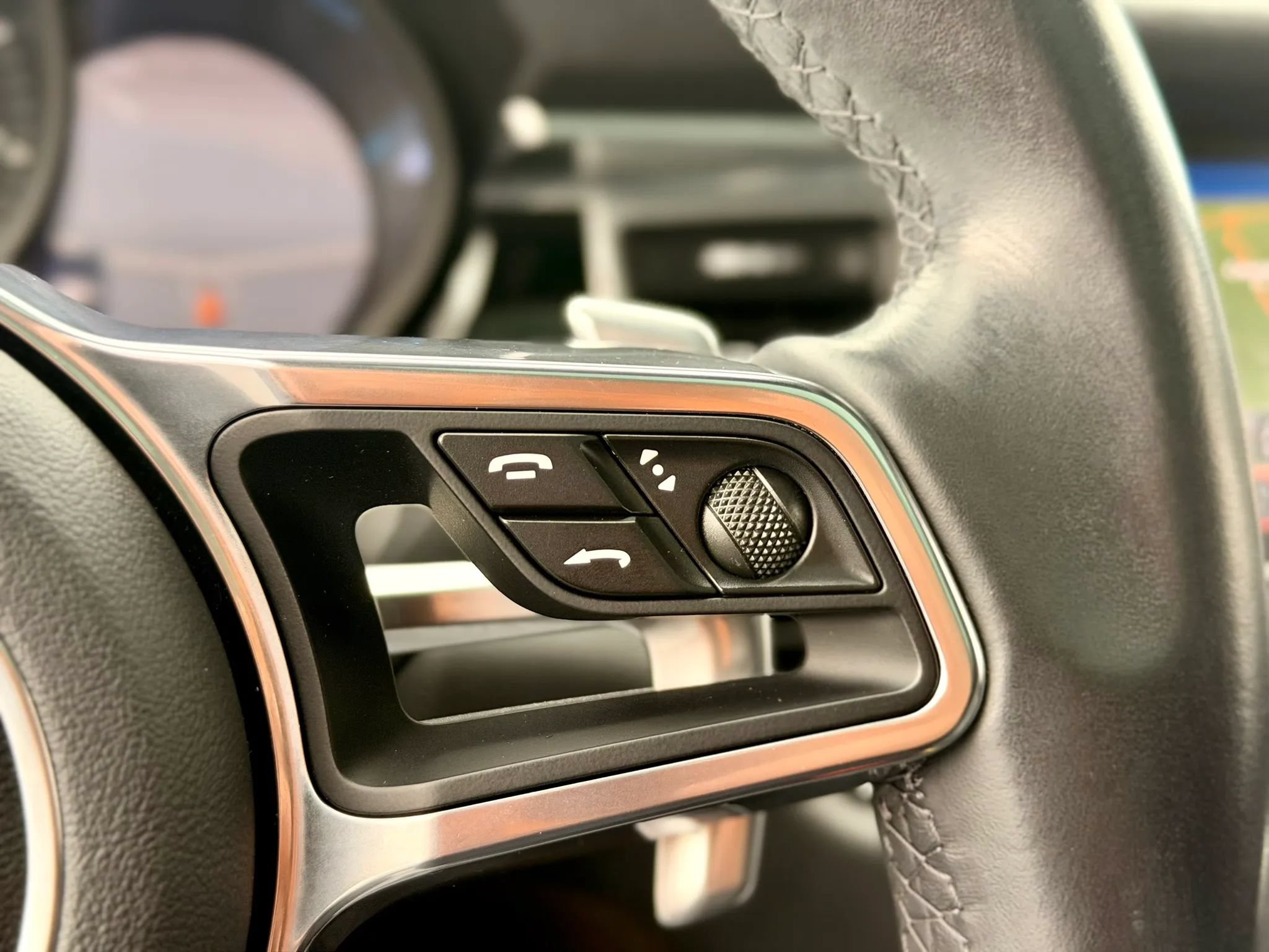 Used 2017 Porsche Macan AWD/4WD image 29