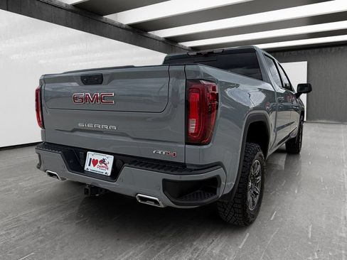 Used 2024 GMC Sierra 1500 AT4 w/ Technology Package AWD/4WD image 5