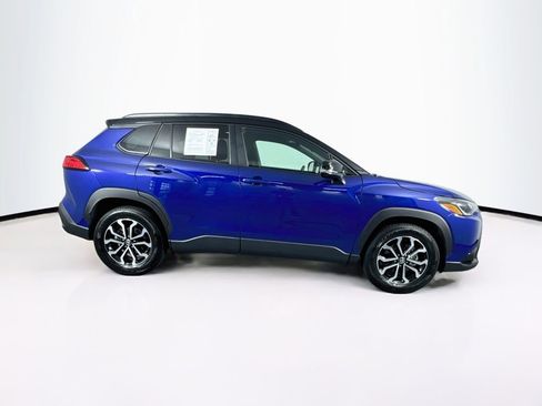 Used 2025 Toyota Corolla Cross AWD Hybrid w/ Moonroof Package image 11