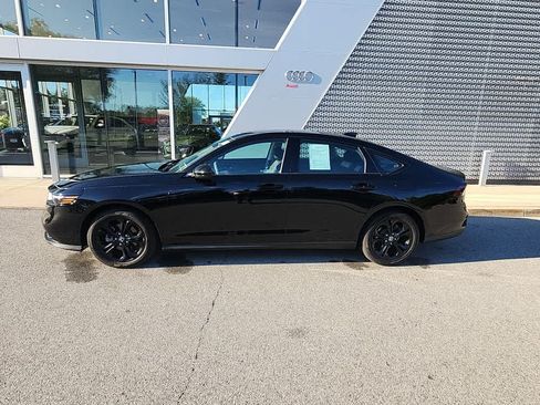 Used 2025 Honda Accord SE image 2