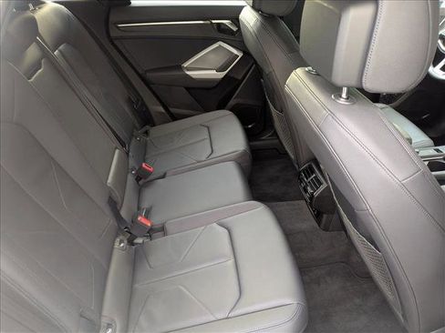 Used 2024 Audi Q3 2.0T Premium image 20