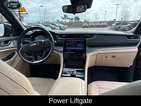 Used 2024 Jeep Grand Cherokee Limited image 15