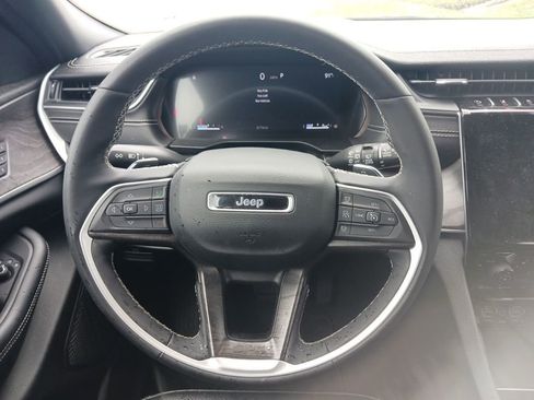 Used 2024 Jeep Grand Cherokee L Limited w/ Luxury Tech Group II RWD image 25