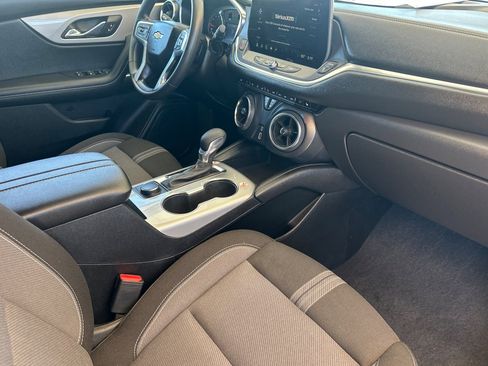 Used 2025 Chevrolet Blazer LT FWD image 16