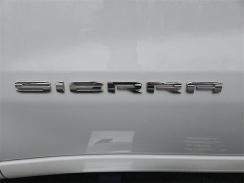 Used 2023 GMC Sierra 1500 SLT w/ SLT Premium Package image 33
