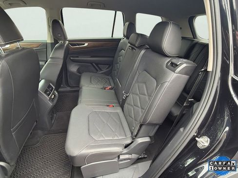 Used 2024 Volkswagen Atlas SE image 14