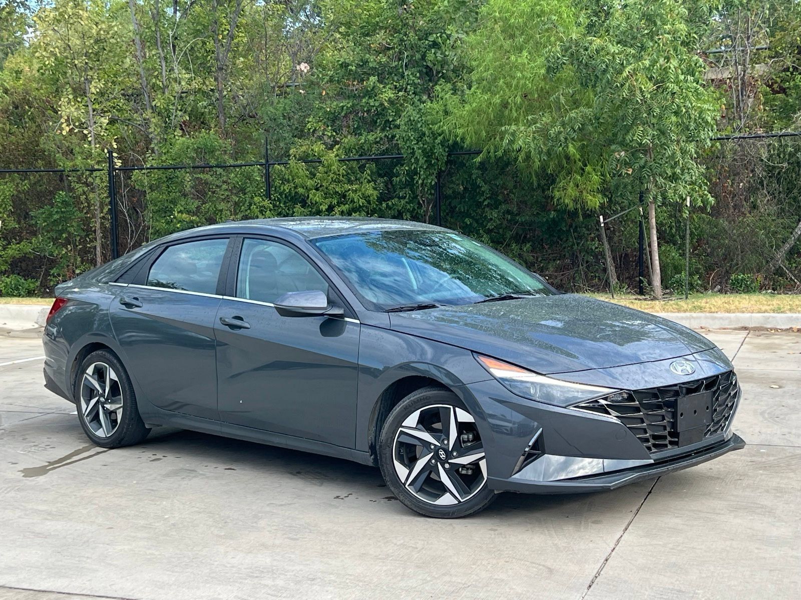 Certified 2023 Hyundai Elantra Limited w/ Preferred Accessory Package FWD image 1
