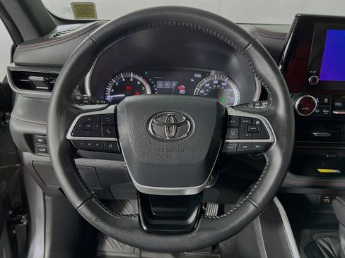 Used 2023 Toyota Highlander XSE AWD/4WD image 12