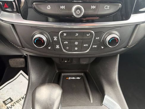 Used 2022 Chevrolet Traverse LT AWD/4WD image 29