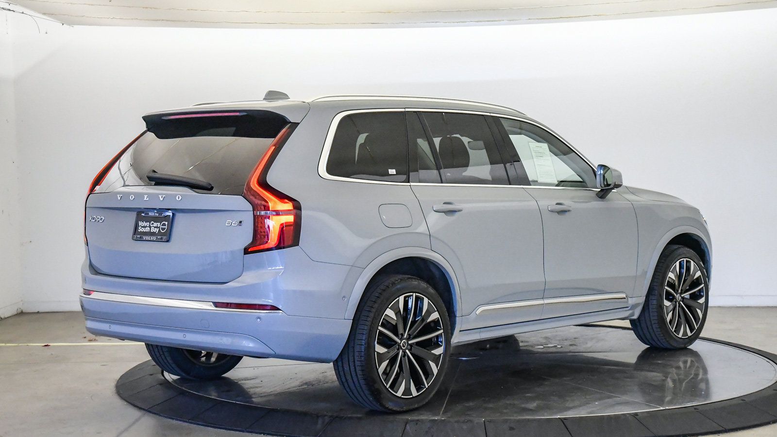 Certified 2026 Volvo XC90 B6 Plus AWD/4WD image 5