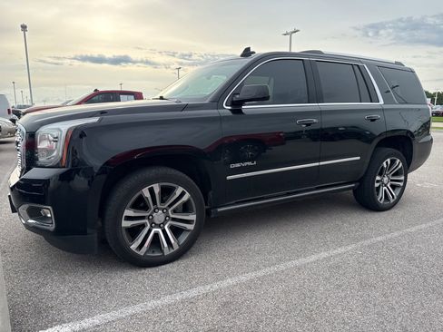 Used 2018 GMC Yukon Denali w/ Denali Ultimate Package AWD/4WD image 4