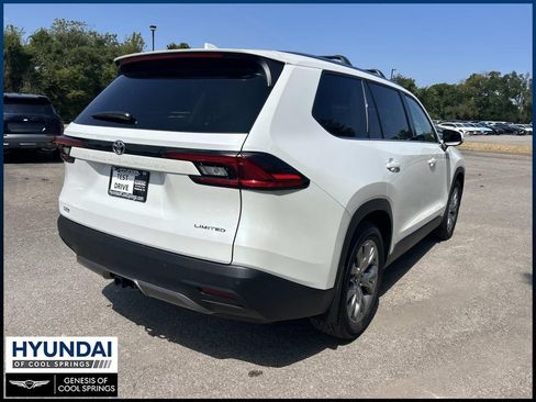 Used 2025 Toyota Grand Highlander FWD image 7