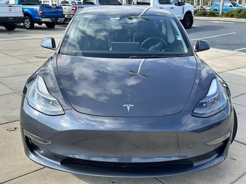 Used 2023 Tesla Model 3 Standard Range image 2