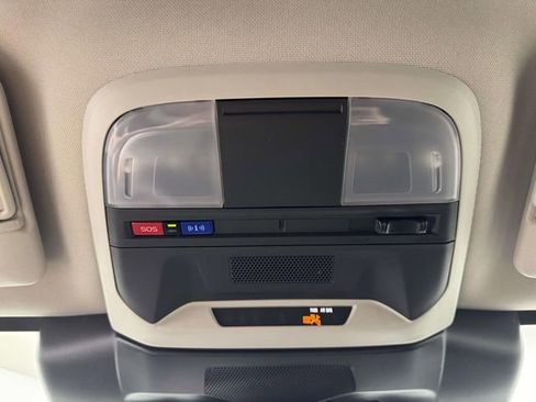 Used 2024 Subaru Crosstrek 2.0i Premium image 25