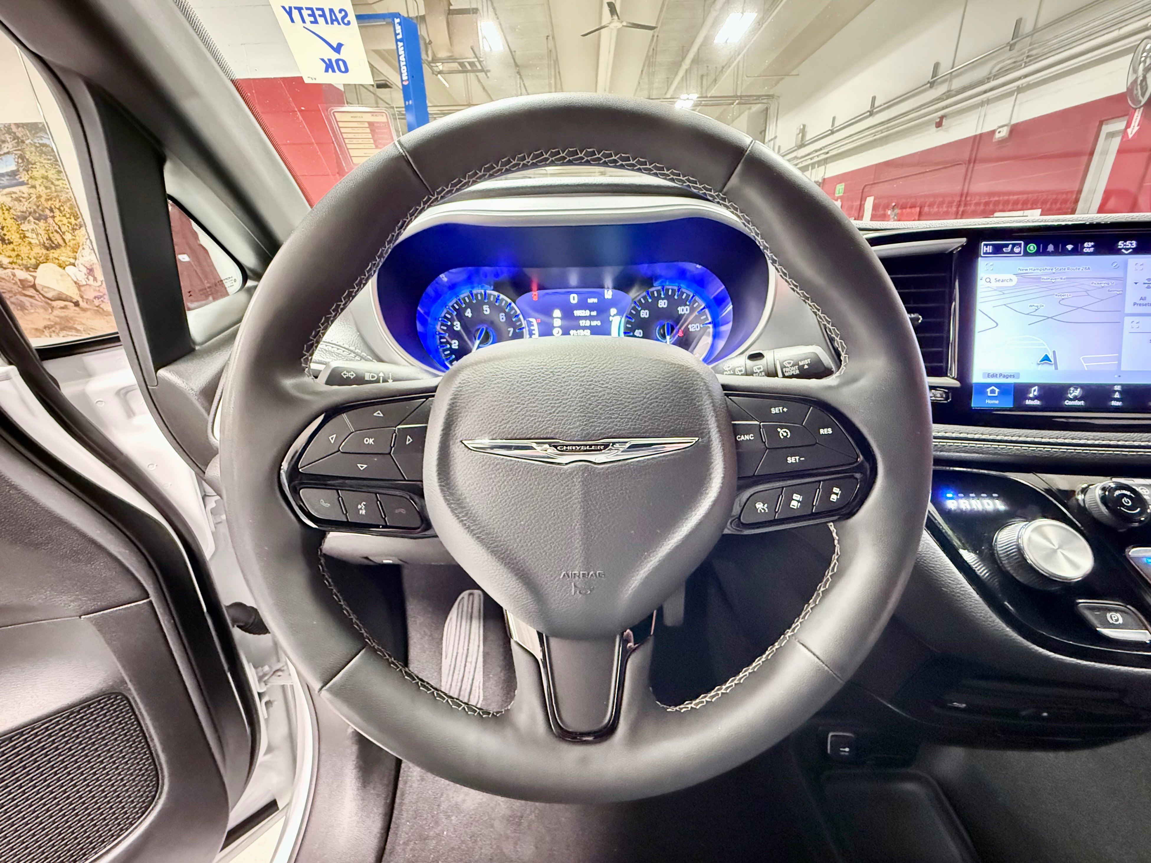 Certified 2023 Chrysler Pacifica Touring-L w/ Uconnect Theater Family Group AWD/4WD image 23