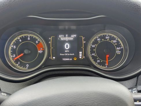 Used 2019 Jeep Cherokee Latitude w/ Popular Appearance Group image 19