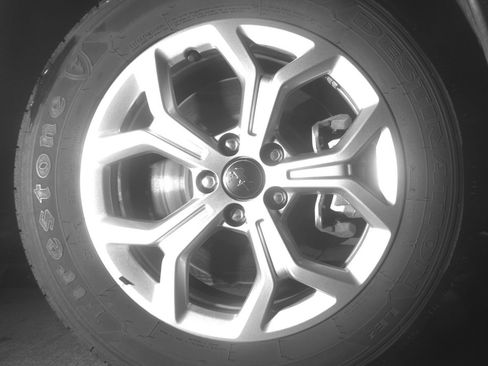 Used 2025 Jeep Compass Latitude image 12