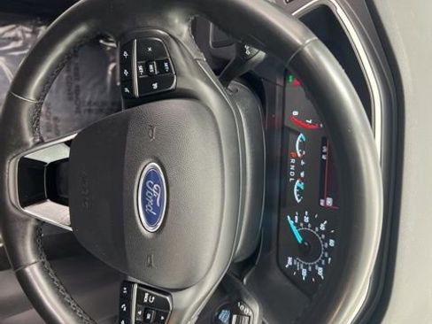 Used 2022 Ford Escape SE w/ SE Sport Appearance Package image 21