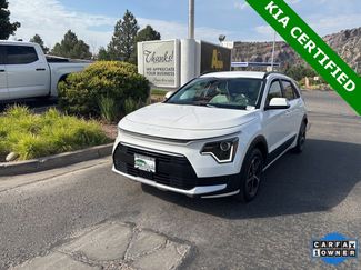 Used 2023 Kia Niro EX image 1