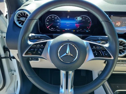 Certified 2025 Mercedes-Benz GLA 250 image 27