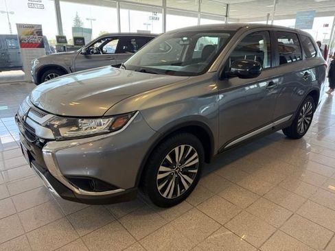 Used 2020 Mitsubishi Outlander ES FWD image 7
