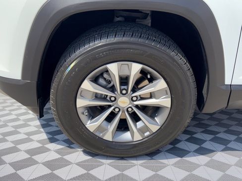 Certified 2026 Chevrolet Equinox LT w/ Convenience Package II FWD image 13
