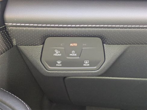 New 2026 Volkswagen Atlas SE image 28