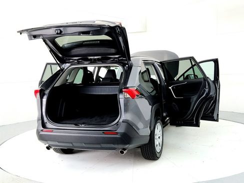 Certified 2021 Toyota RAV4 LE FWD image 11