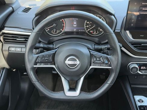 Used 2022 Nissan Altima 2.5 S FWD image 5