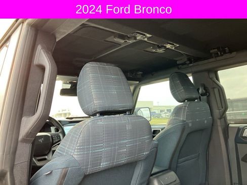 Used 2024 Ford Bronco Heritage Edition image 21