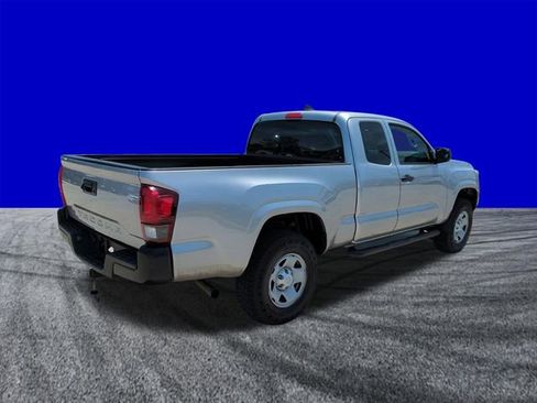 Used 2018 Toyota Tacoma SR RWD image 4