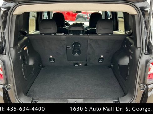 Used 2022 Jeep Renegade Latitude w/ Convenience Group image 22