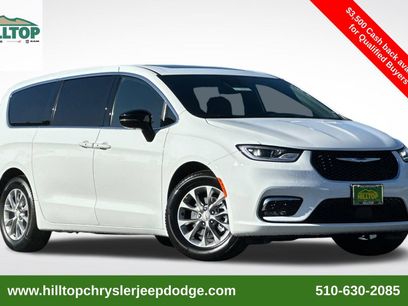 New 2026 Chrysler Pacifica Limited