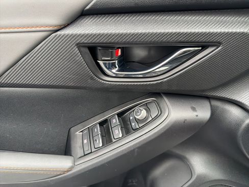 Certified 2024 Subaru Crosstrek 2.5i Limited w/ Crosstrek Mirror Package image 24