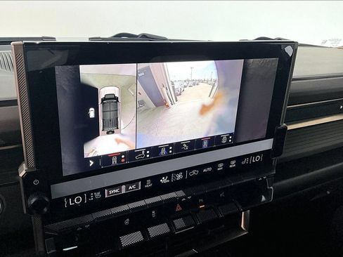 Used 2024 GMC Hummer EV 3X AWD/4WD image 28
