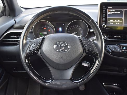 Used 2019 Toyota C-HR XLE FWD image 14