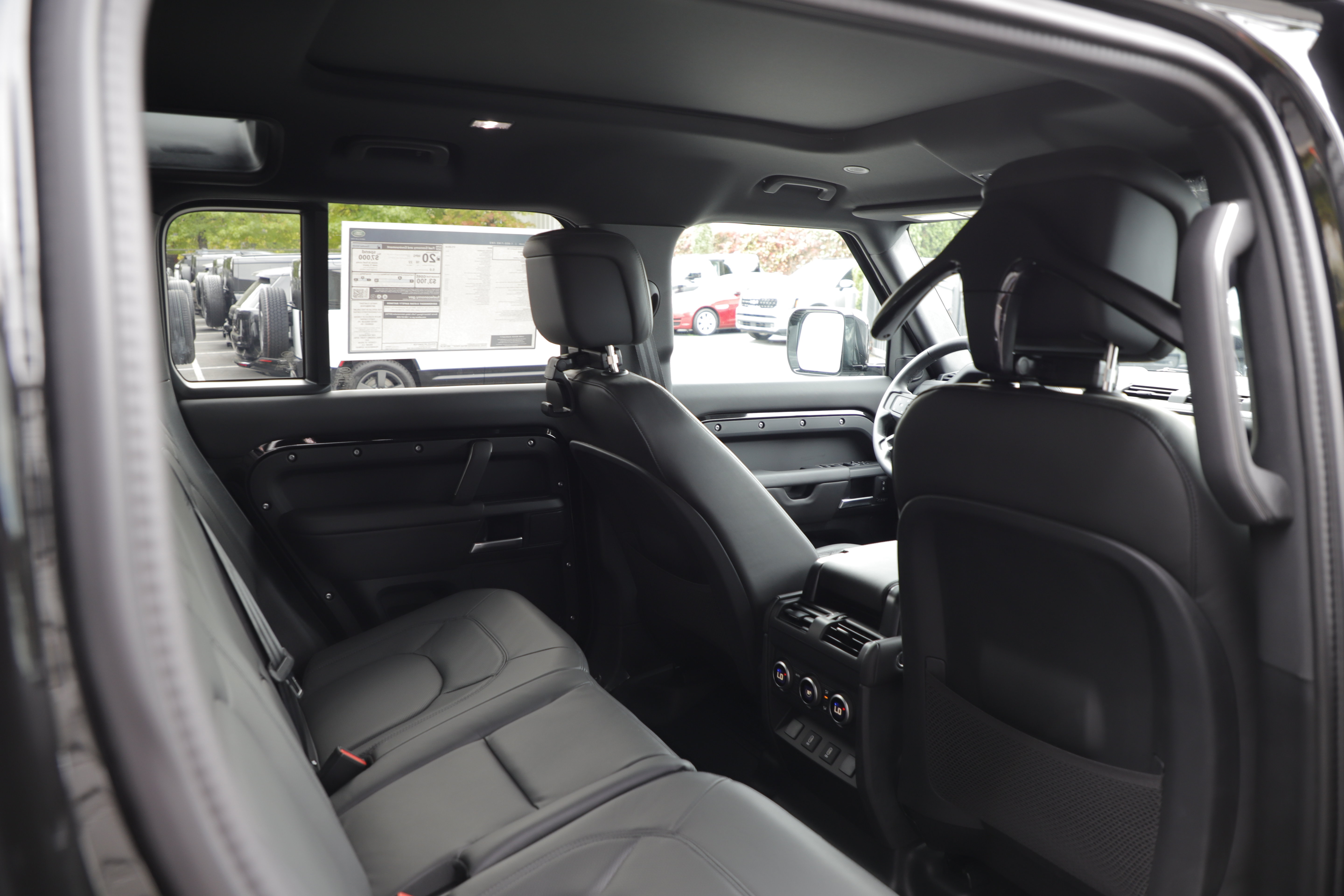 New 2026 Land Rover Defender 110 X-Dynamic SE AWD/4WD image 13