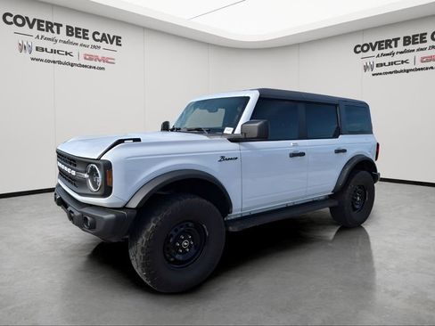 Used 2022 Ford Bronco Black Diamond image 3