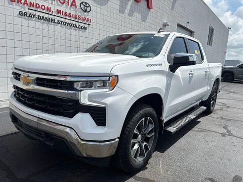 Used 2023 Chevrolet Silverado 1500 LT AWD/4WD image 1