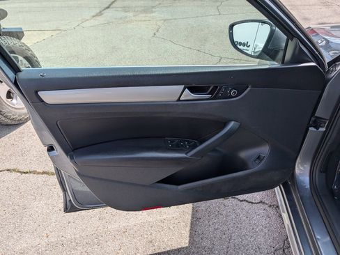 Used 2015 Volkswagen Passat 1.8T Limited Edition image 11