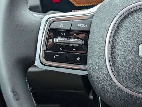 Used 2025 Kia Sorento S w/ Panoramic Sunroof Package image 19