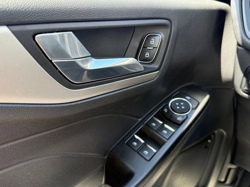 Certified 2021 Ford Escape SE FWD image 24
