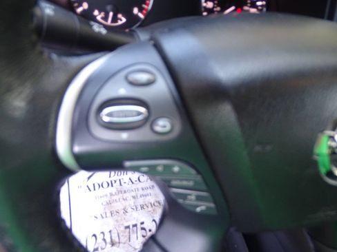 Used 2019 Nissan Pathfinder SV image 15