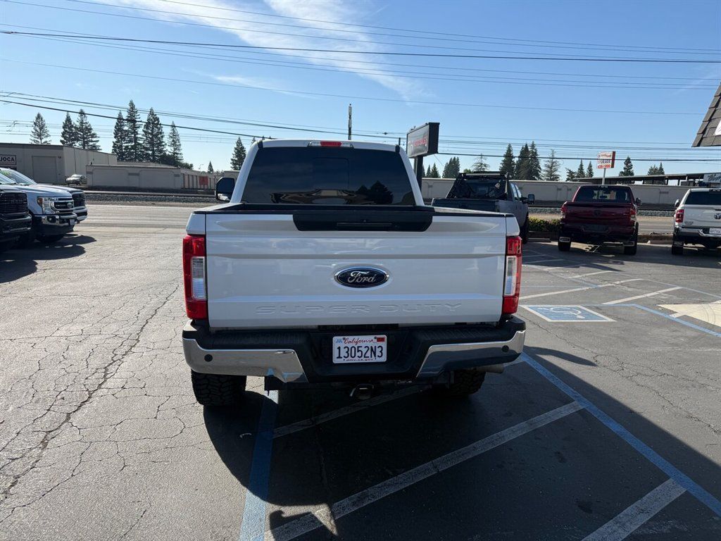 Used 2017 Ford F250 Lariat w/ Lariat Ultimate Package AWD/4WD image 6