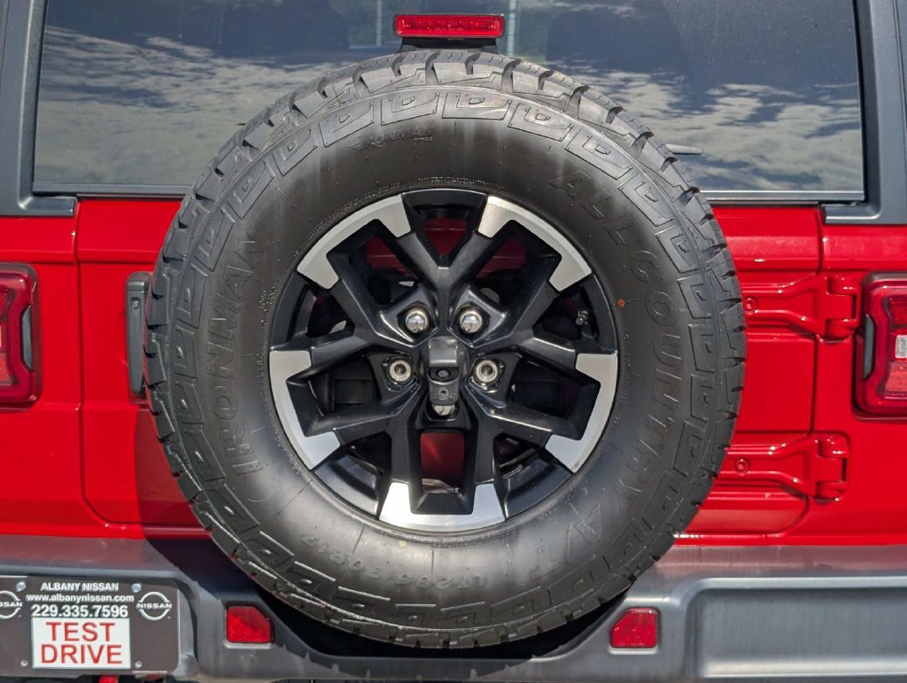 Used 2025 Jeep Wrangler Unlimited Rubicon AWD/4WD image 13