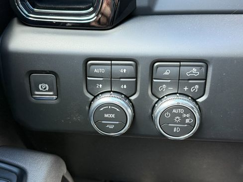 New 2026 GMC Sierra 3500 AT4 image 33